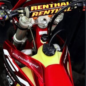 The 2022 GasGas EC 300 is an extremely light (about 106 kg) and agile 300cc 2-stroke enduro motorcycle, offering a balance between powerful engine power and easy handling. Main advantages include TPI fuel injection technology, qualified WP Xplor suspension, as well as the use of a link system on the rear suspension for maximum traction. The condition of the motorcycle is well maintained engin sehat super safe suspension ready to go NEW 3М DECALS FROM HUDGRAPHIX option - stang twinwall - raser cnc ARES - disdguard acerbis - d/b tire still 90% new